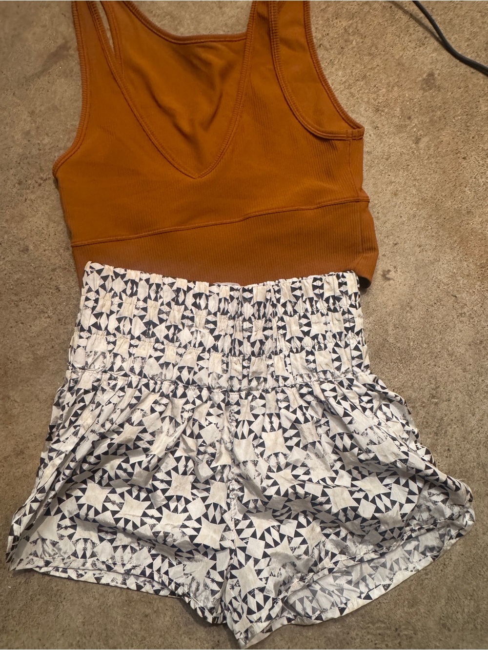 Lululemon Tank in rust